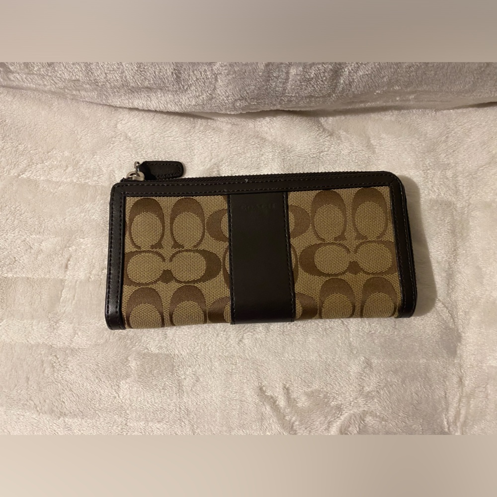 COACH Long Zipper Wallet